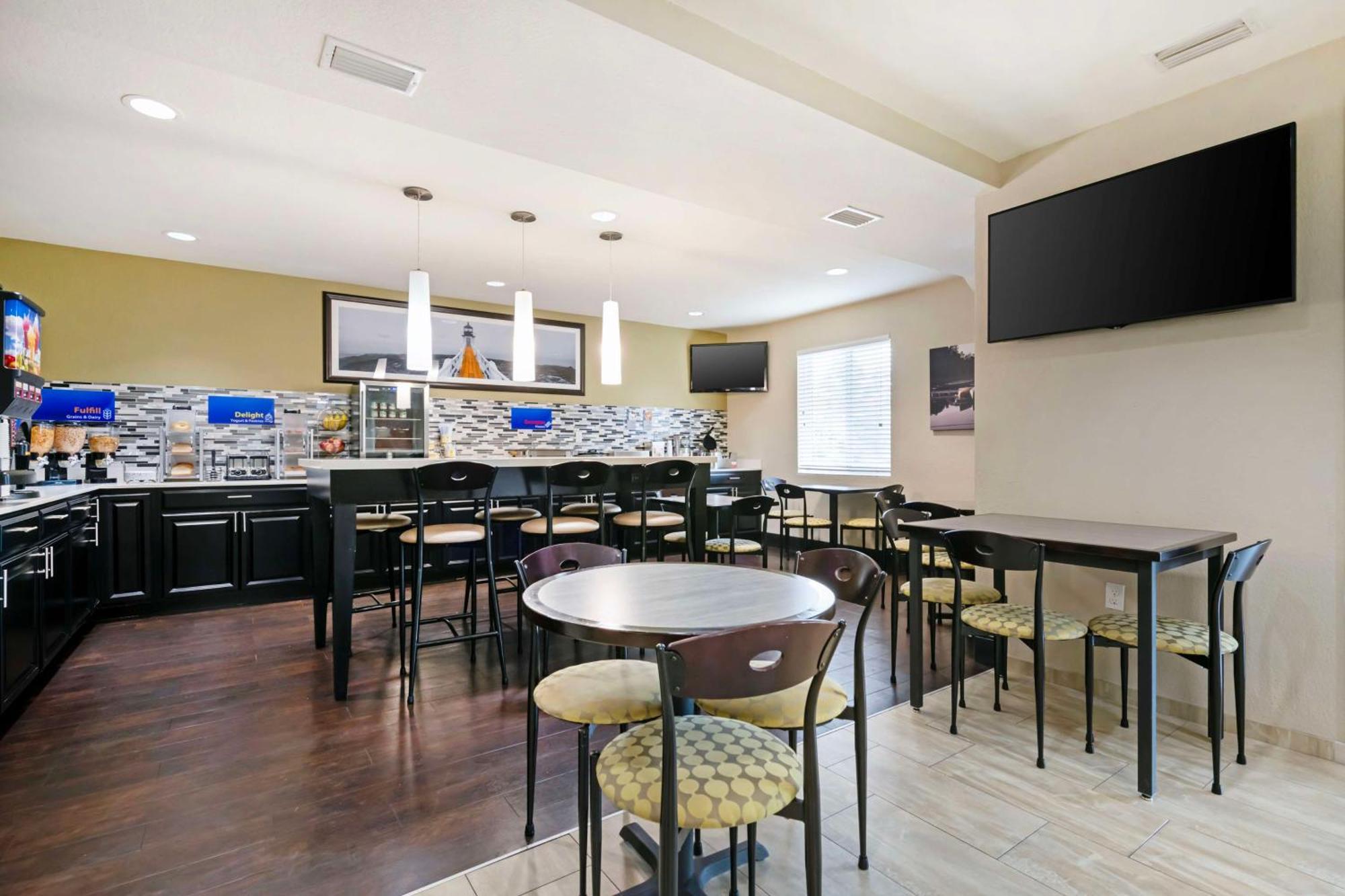 Best Western Edgewater Inn Екстериор снимка